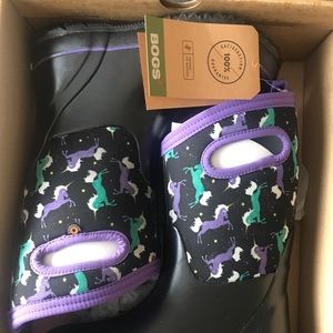 BOGS- Kids Brand New- size 2- Classic Unicorn-